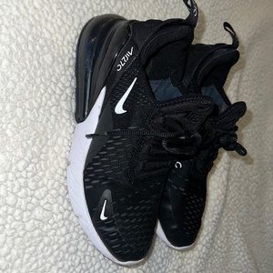 Nike Air 270 Youth Size 5